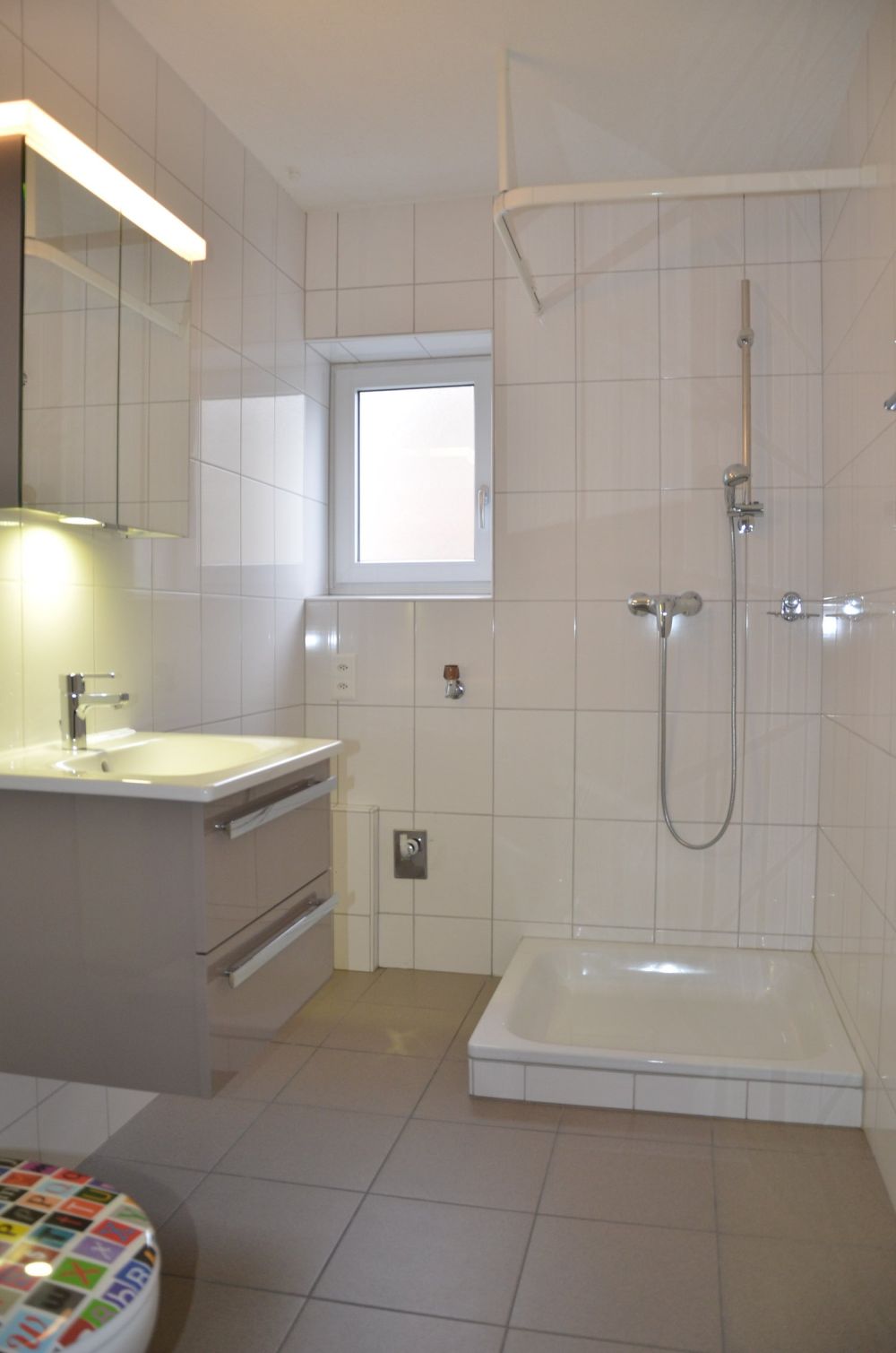 Moderne 3-Zimmer-Wohnung mit Balkon an zentraler Lage - Bild 3