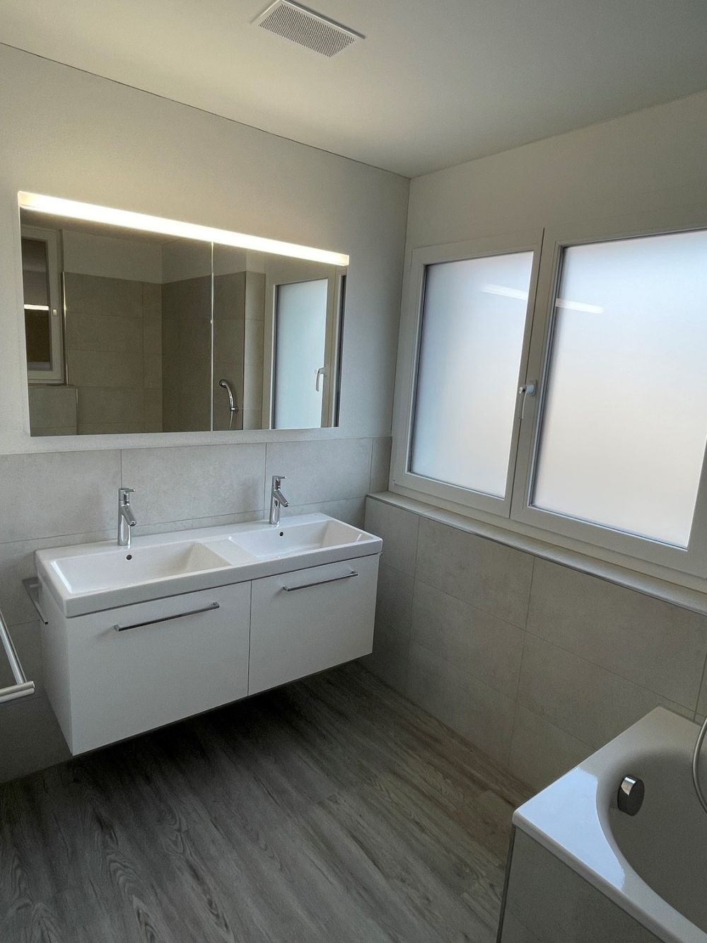Moderne 4½-Zimmerwohnung mit grossem Sitzplatz in Dällikon - Bild 7