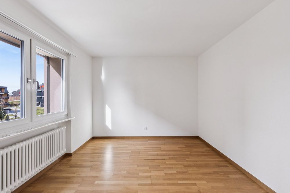 Sonnige Wohnung mit grosser Terrasse und Weitsicht an bester Lage in der neuen Überbauung - Bild 8