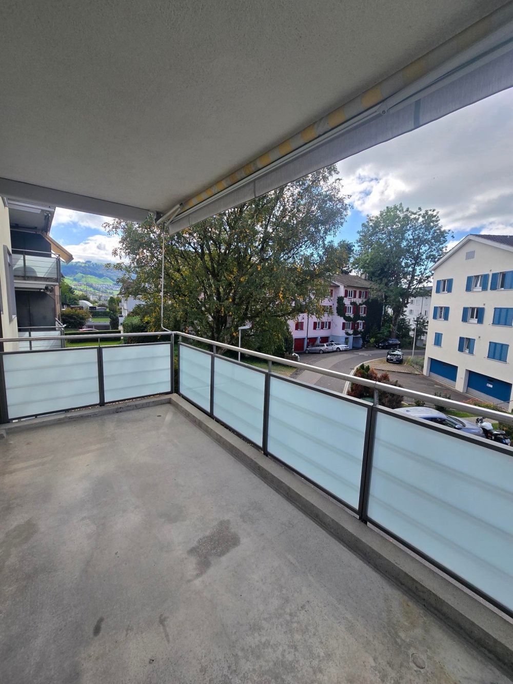 Renovierte 3 Zimmer Wohnung mit Balkon in Baar - Bild 6