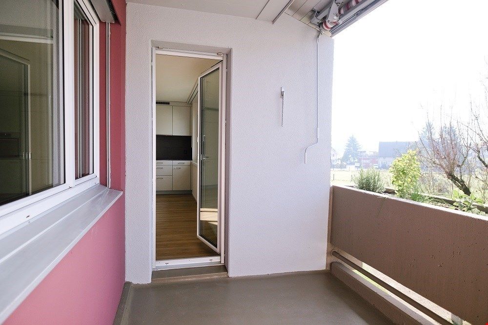 Sonnige, grosszügige und totalsanierte Wohnung - Bild 12