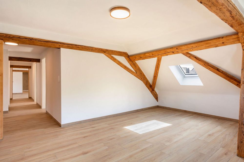 Duplex neuf et meublé —  5.5 pièces (3 chambres + mezzanine) — env. 128 m² + loggia — Courfaivre - Bild 12