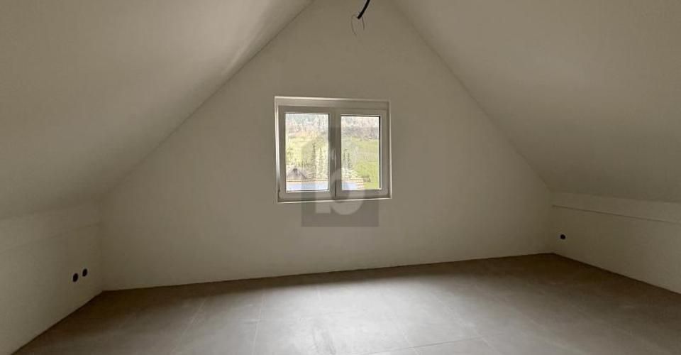 EXKLUSIV MIT GROSSER DACHTERRASSE - Dernier étage 5.5 pièces - image - 3