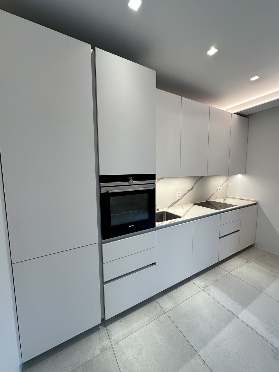 MODERNO ED ELEGANTE APPARTAMENTO - cucina