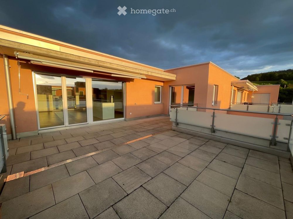 Moderne 3.5-Zimmer-Attikawohnung mit Terrasse in Weiach - Bild 1