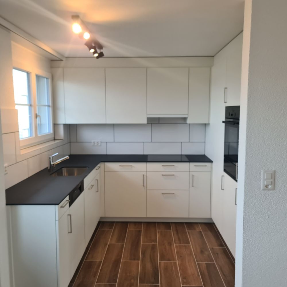 Grosszügige 5.5 Zimmer Wohnung im Dorfkern inkl. Einzelgarage - Bild 5