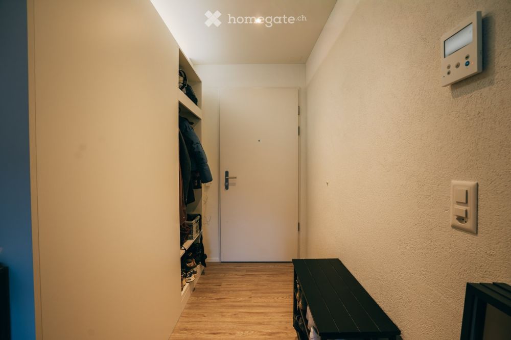 Modern 2.5-Room Ground Floor Apartment in Quiet Mönchaltorf - Bild 11