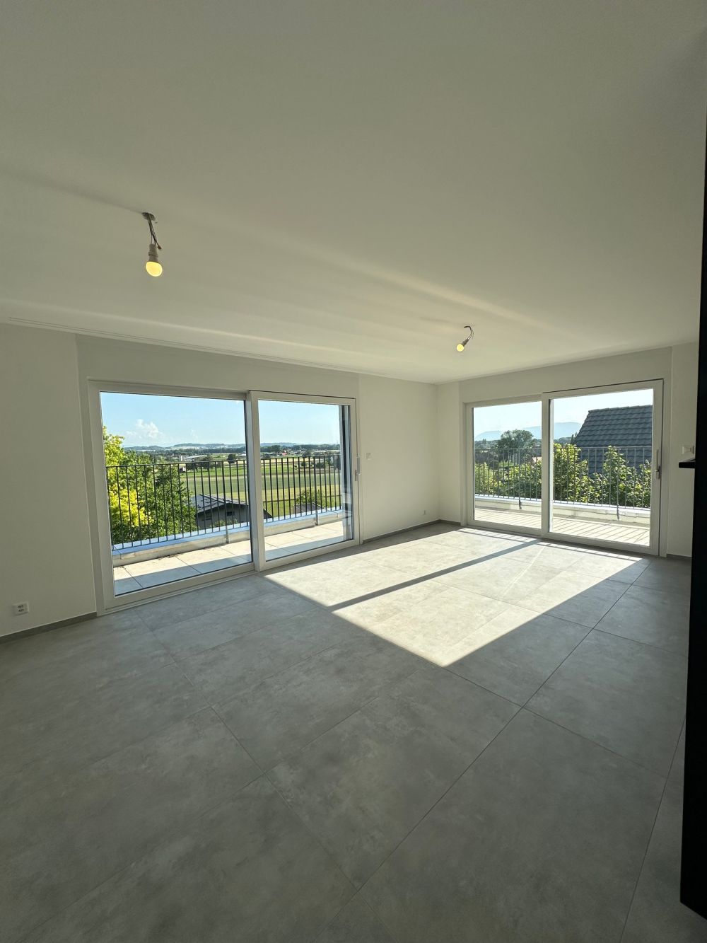 Exklusives Attika-Wohnerlebnis – direkter Liftzugang, spektakuläre Aussicht und grosszügige Terrasse - Bild 7