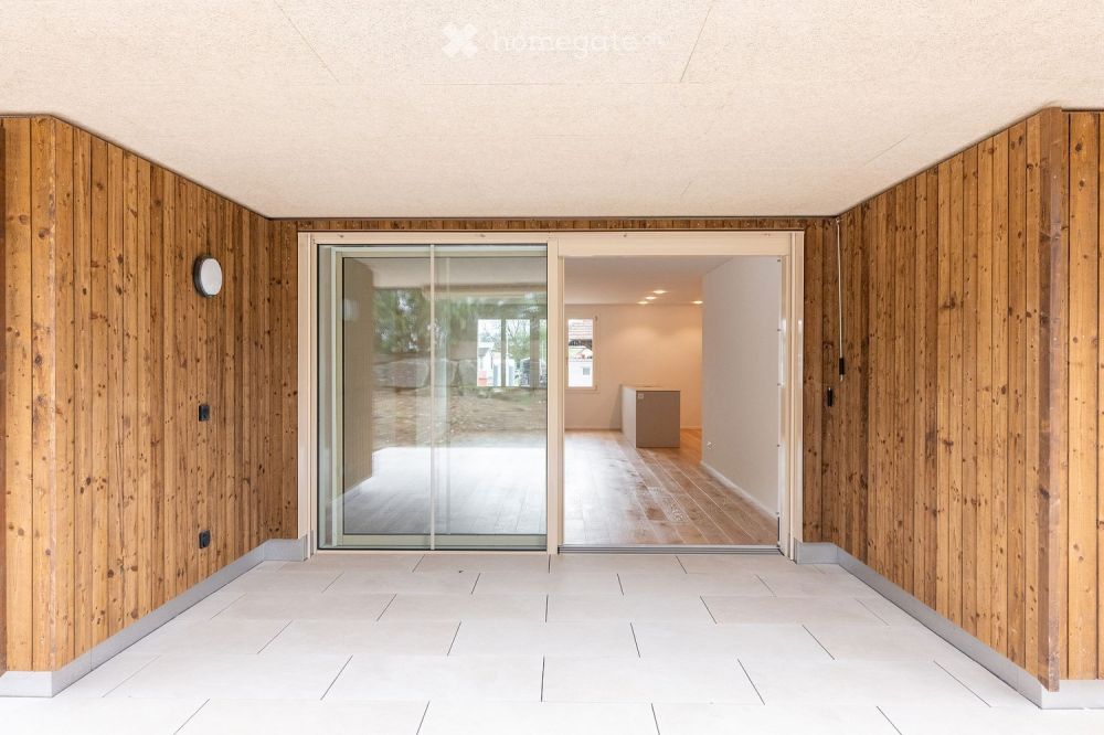 Moderne 5.5 Zimmer Eigentumswohnung mit grossem Sitzplatz - Bild 10