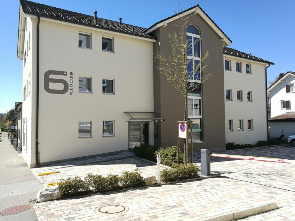 Grenznahe und grosszügige 2½-Zimmer Wohnung im Erdgeschoss - Bild 1