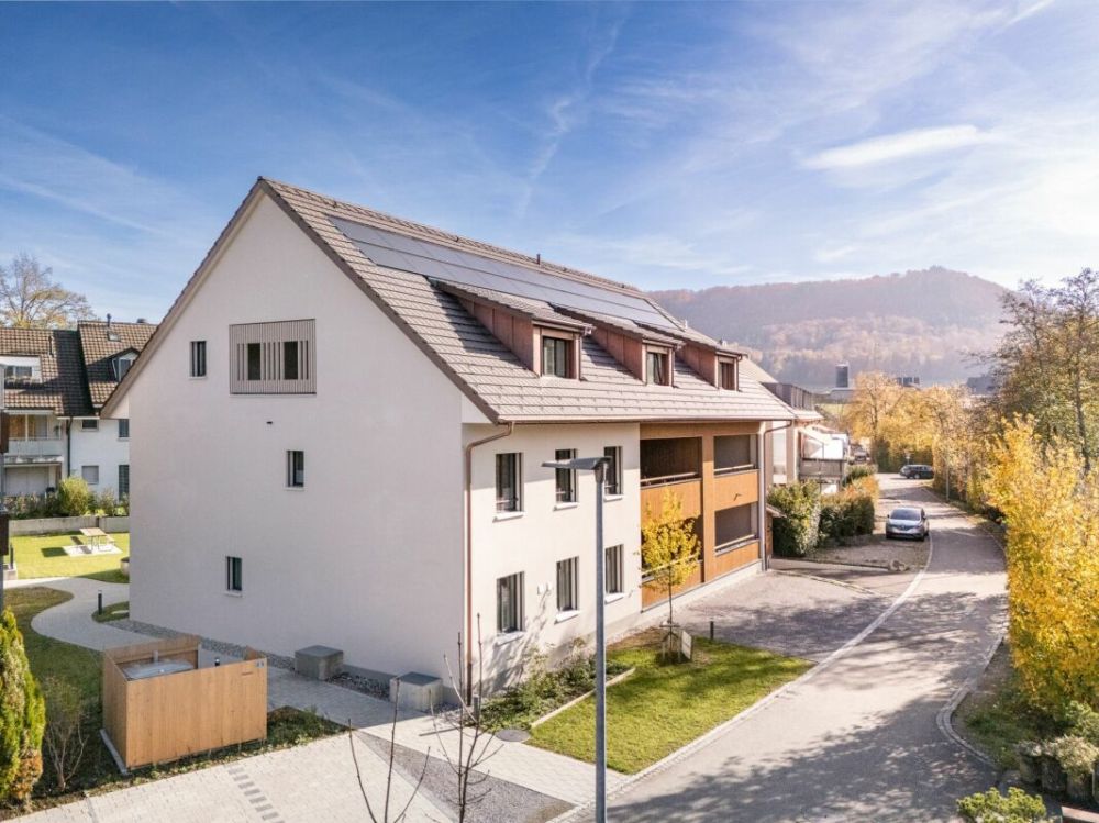 Grosszügige 3.5-Zimmer-Wohnung an ruhiger Lage mit herrlichem Sitzplatz - Bild 1
