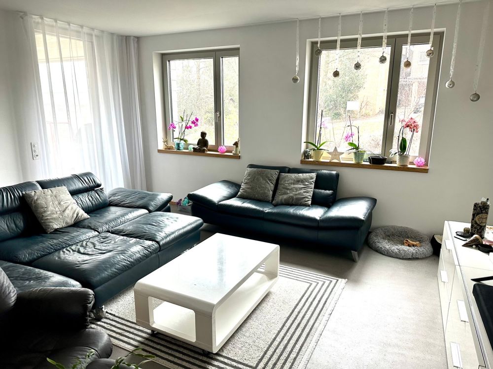 Top-moderne 4.5-Zimmer-Wohnung mit eigenem grossflächigem Garten in Brütten - Bild 3