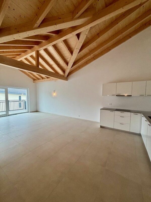 Magnifique attique mansardé - Séjour/cuisine