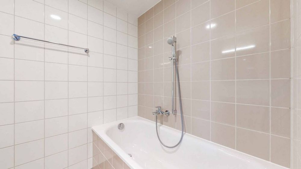 Souhaitez-vous habitez dans une construction récente? - 3169.31.0102-SdB-1.jpg