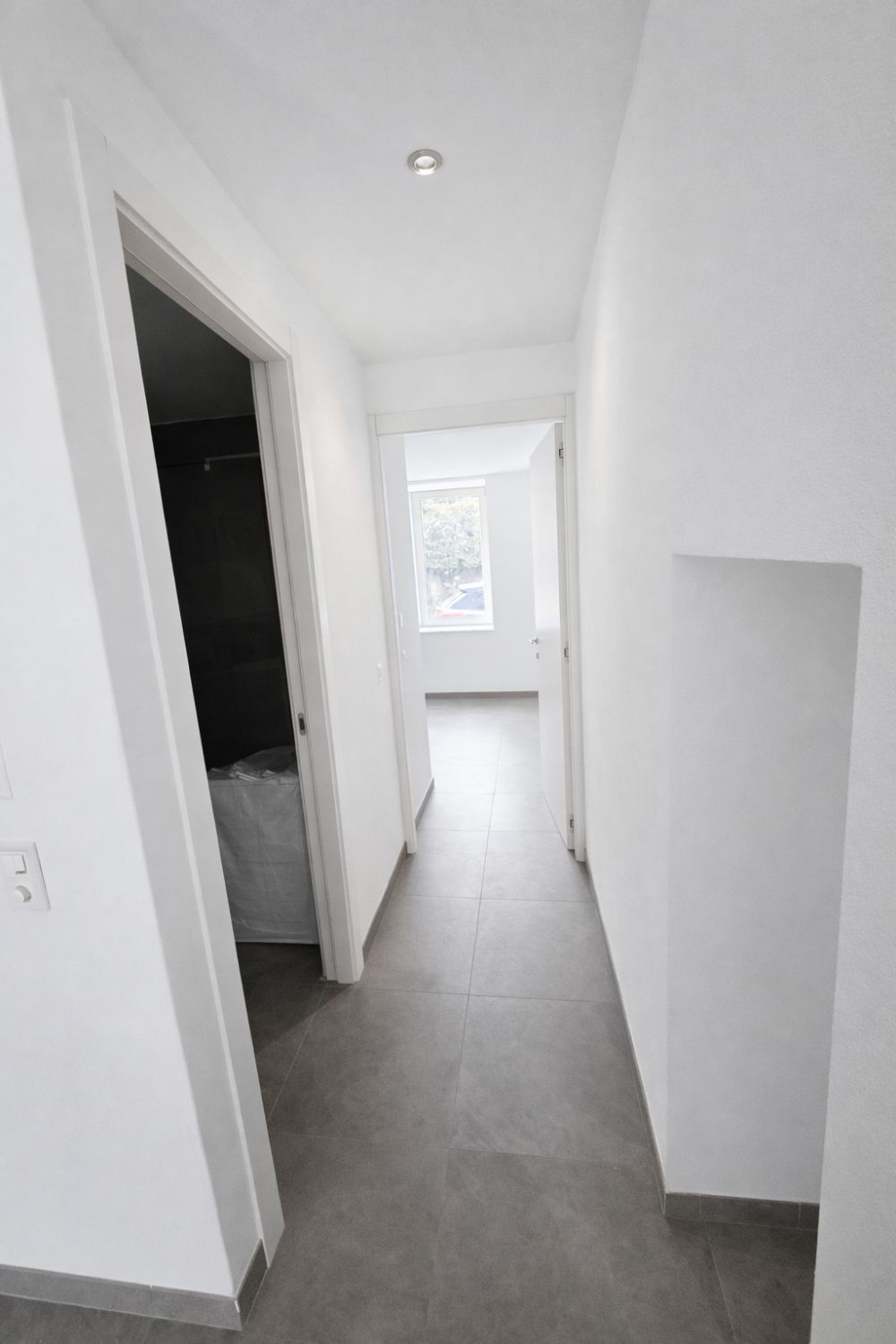 TAVERNE â 2.5 LOCALI CON GIARDINO, LUCE E TRANQUILLITÃ - Bild 6