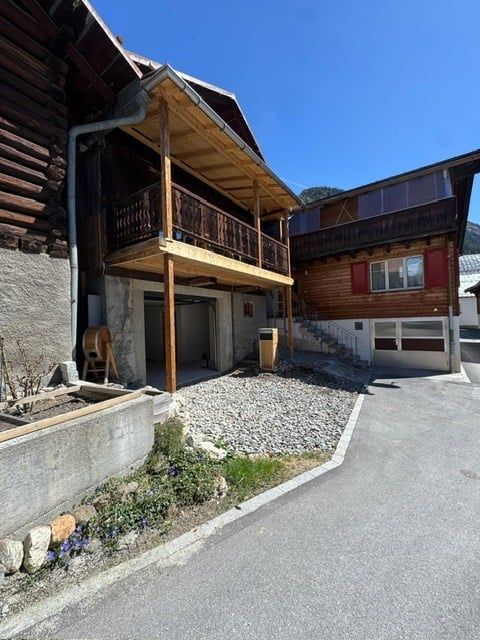 Charmanter Stallneubau in Curaglia, Graubünden - Bild 1