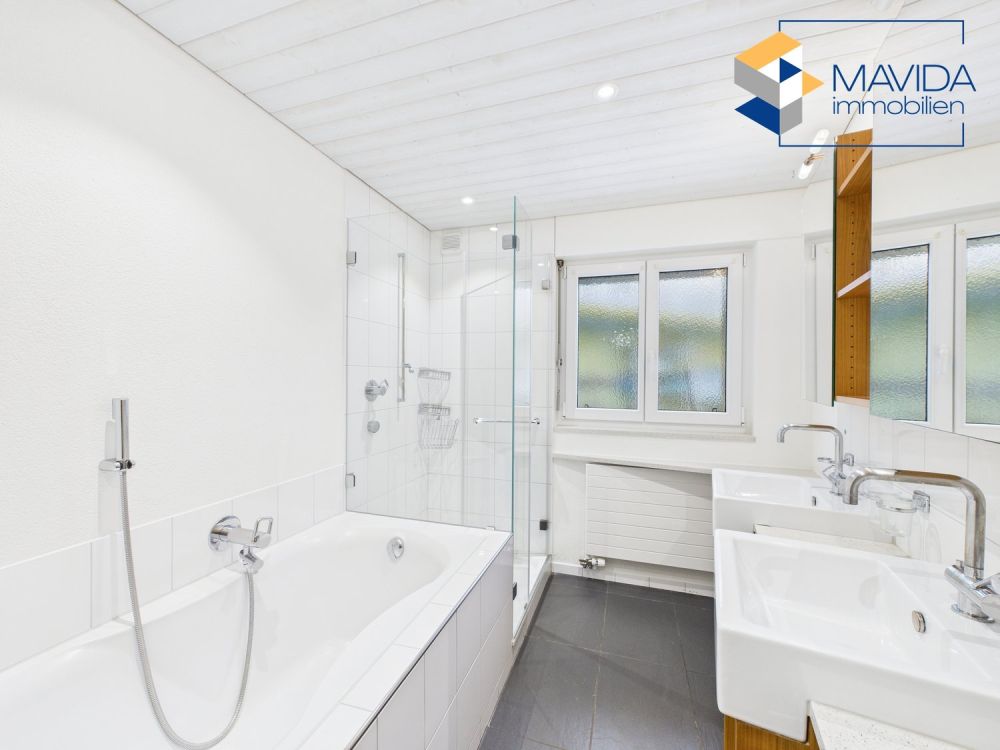 Erstbezug nach Renovation an zentraler und ruhiger Lage - Bild 13