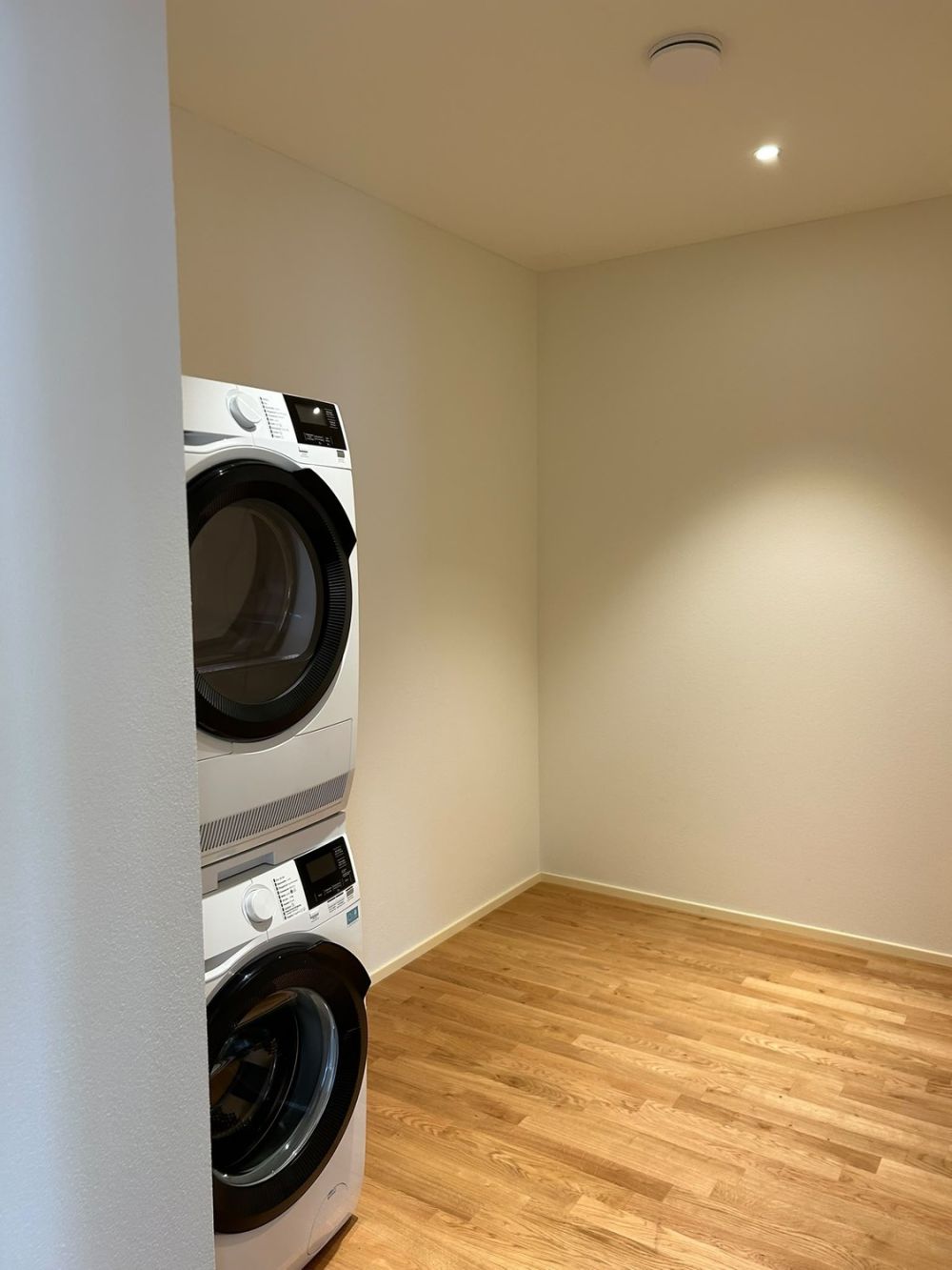 Moderne 3.5-Zimmer-Wohnung direkt am Bahnhof Wil SG - Bild 5