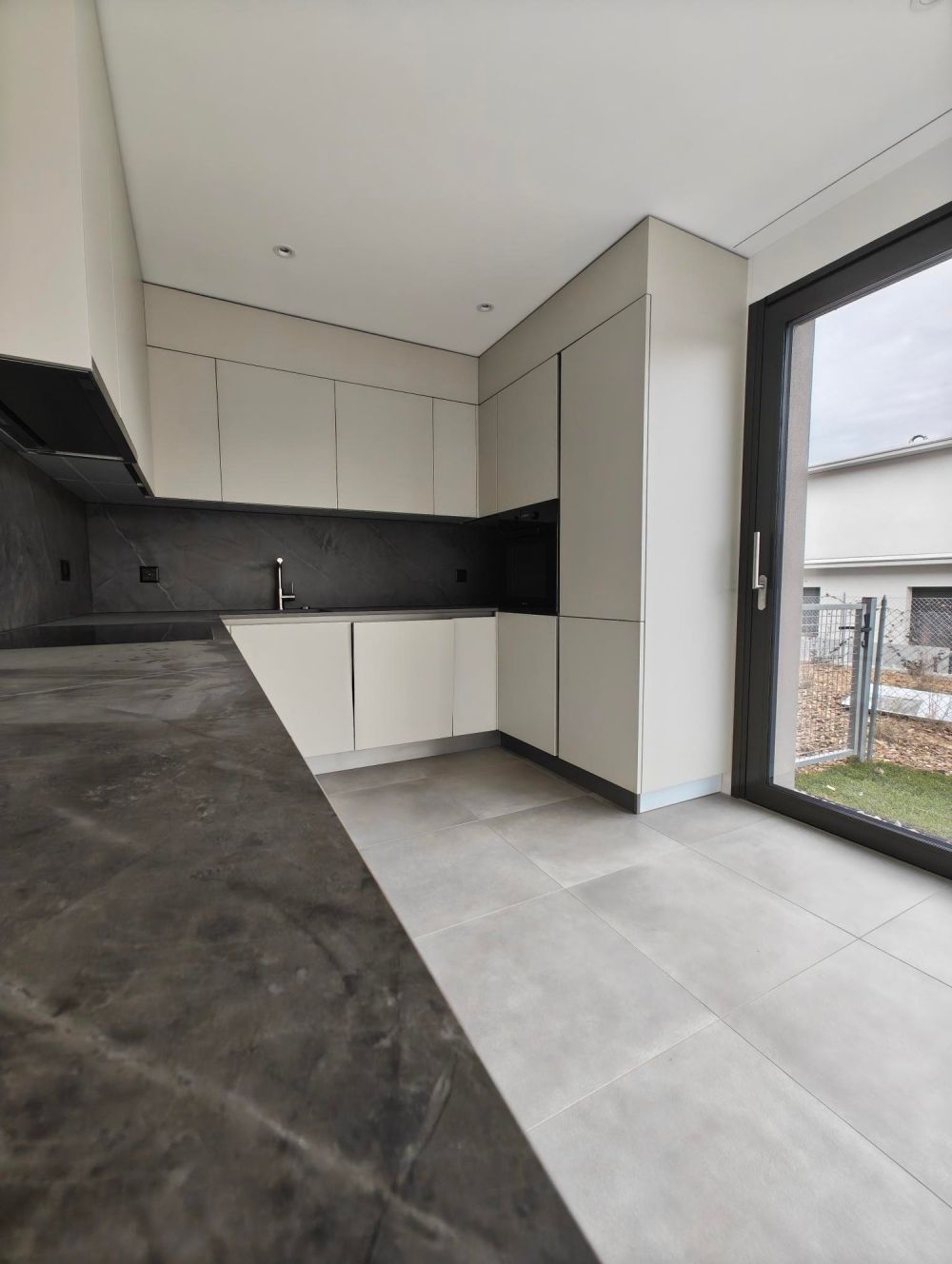 Moderno appartamento 4.5 locali  a Lamone - Bild 3