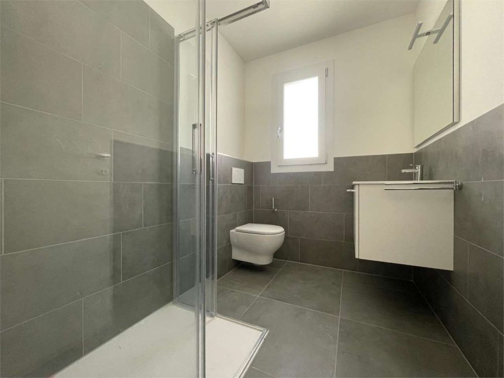 Vacallo: elegante 2.5 loc. moderno con terrazza - Bild 6