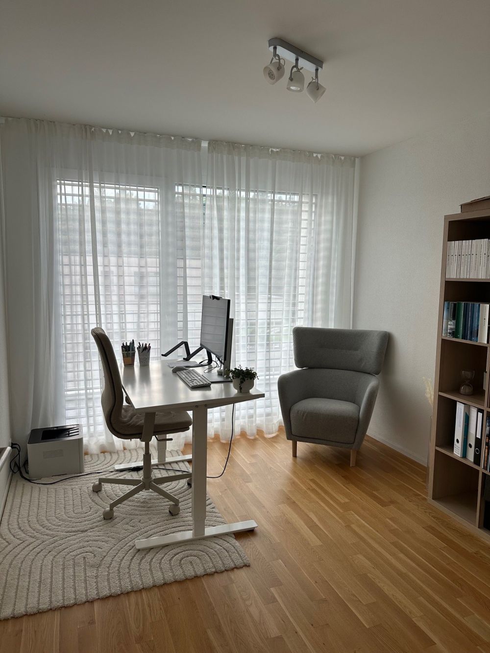 Moderne 4.5-Zimmer-Dachwohnung mit Aussicht in Seon - Bild 3