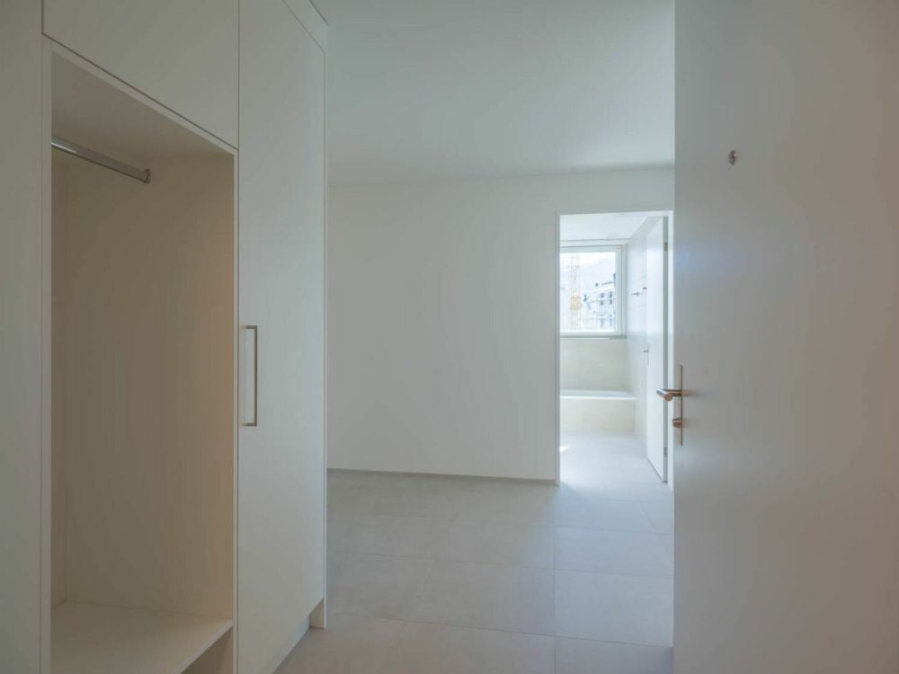 Neues 6.5-Zimmer-Doppeleinfamilienhaus mit grosszügigem Garten - Referenzbild