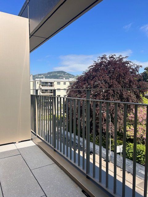 Logement 3.5 pièces au 3ème étage - Balcon arrière