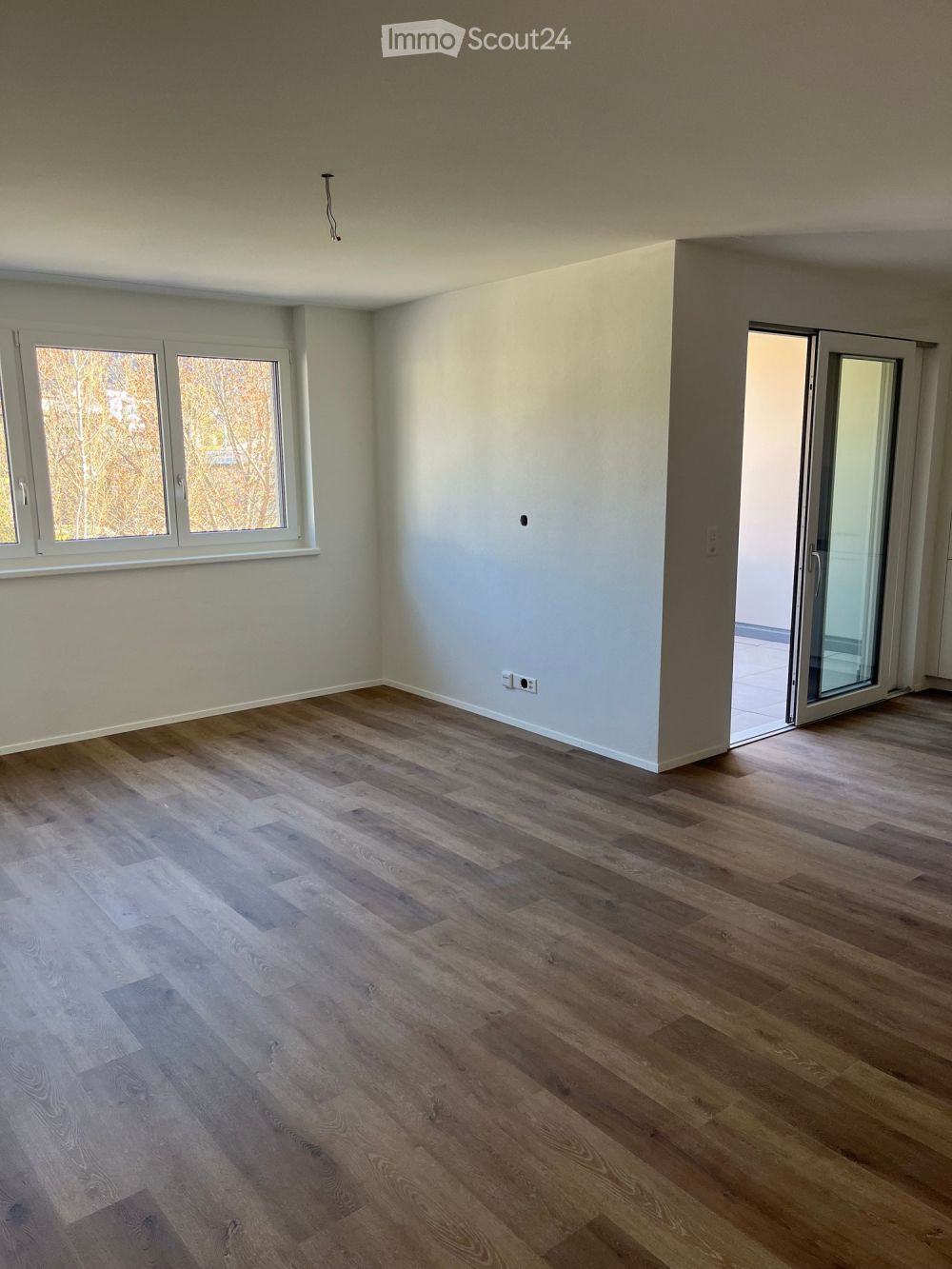 neue, moderne 3.5-Zimmer-Wohnung in Susten - Bild 4