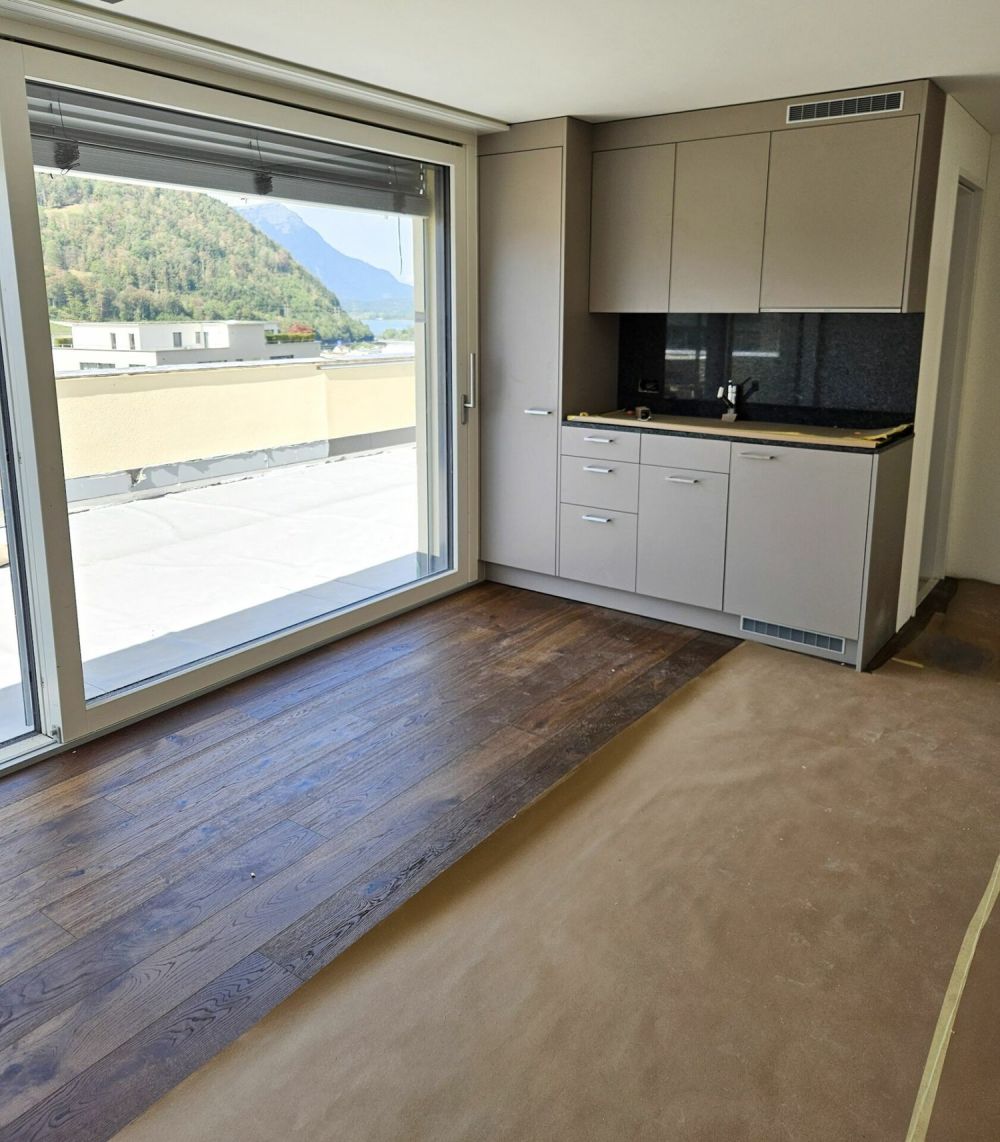 8.5-Zimmer-Doppeleinfamilienhaus mit exklusivem Attikageschoss - Bild 1