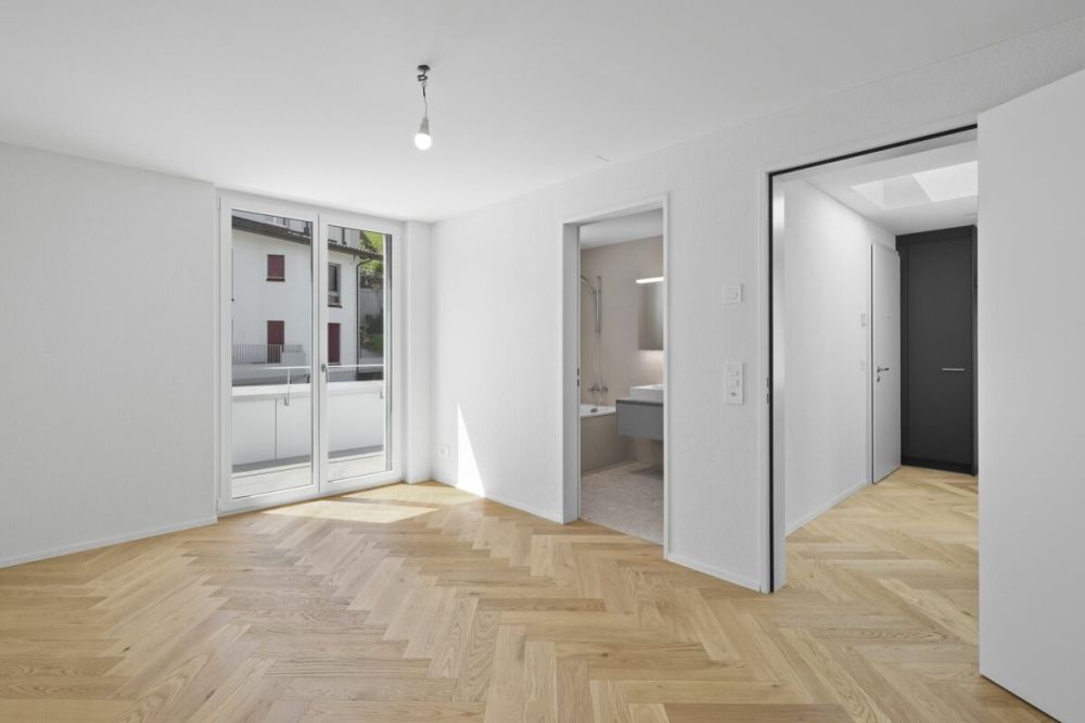 Erstvermietung 3,5 Zi. Attika-Wohnung Süd - Zimmer mit Bad