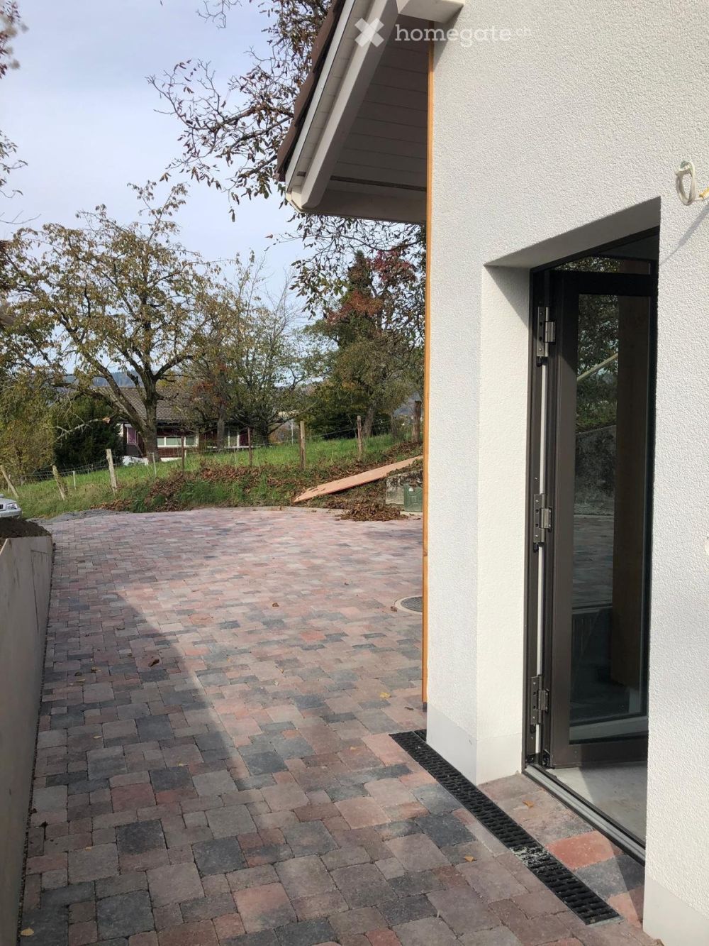 Maisonette Wohnung mit Aussicht und grosszügigem Umschwung - Erstvermietung - Bild 3