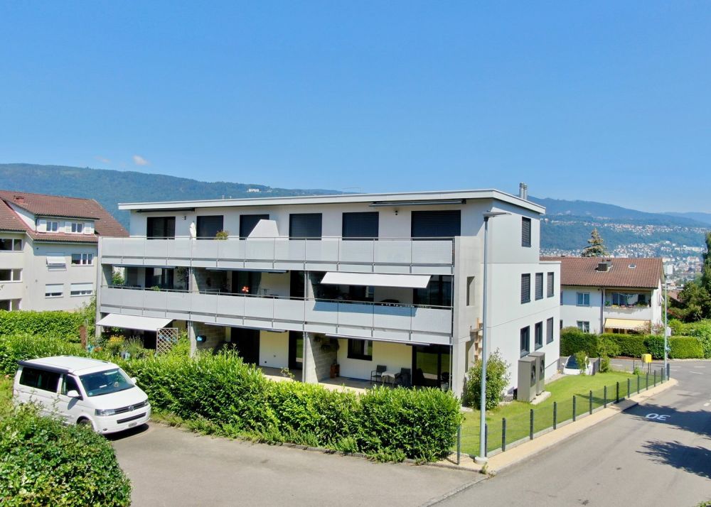 ***GELEGENHEIT*** - TOP sanierte 4 1/2 Zwg mit grossem Balkon - Bild 1