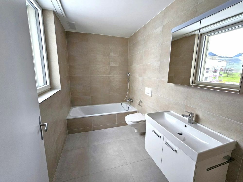 Erstvermietung: moderne 4.5-Zimmerwohnung - Badezimmer - Referenzbild