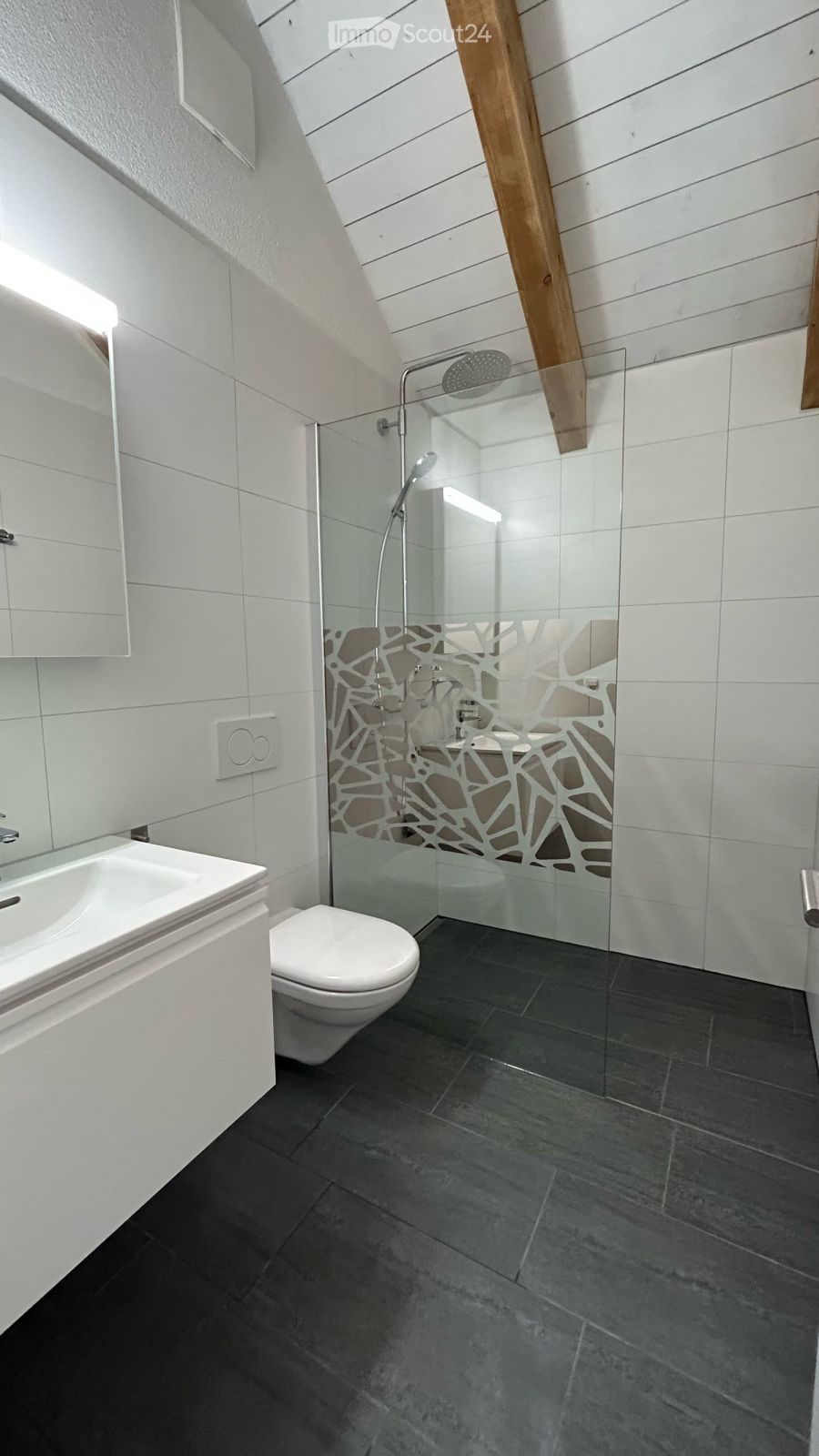 KERNSANIENIERTE UND HOCHWERTIGE 3½-ZI.-WOHNUNG - Bild 12