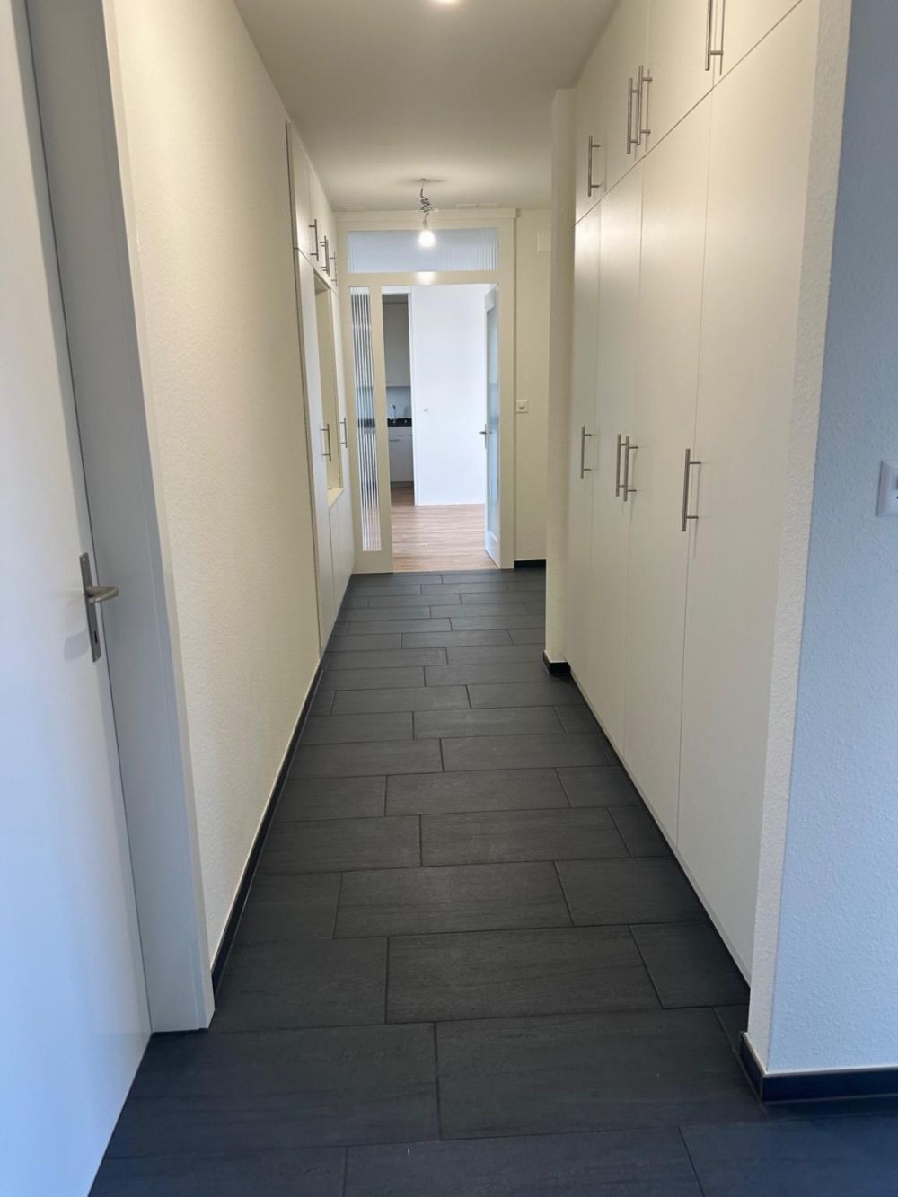 Erstvermietung: Frisch renovierte 6.5-Zimmer-Maisonettewohnung mit zwei Terrassen - Bild 13
