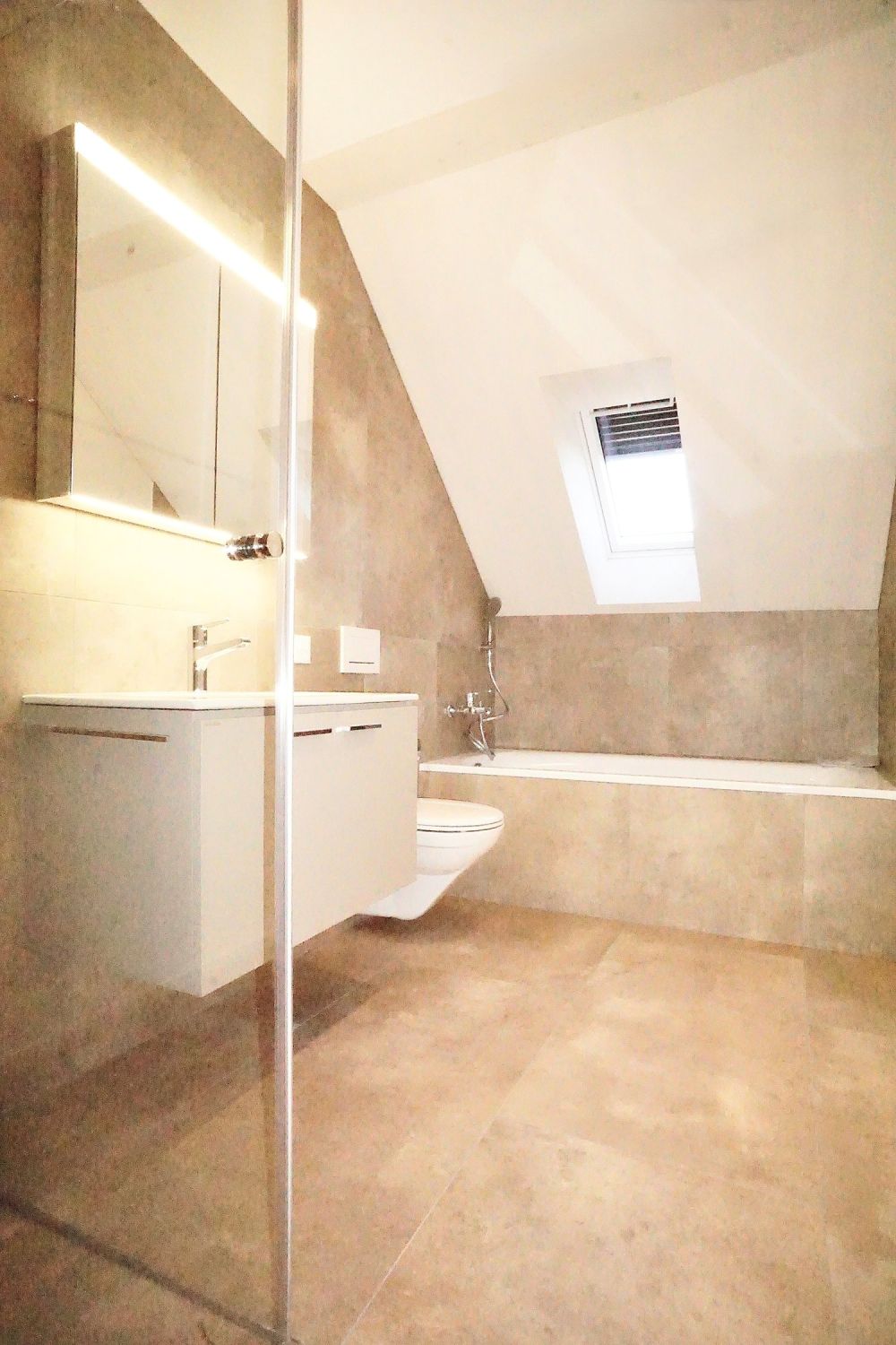 EXKLUSIVE 3.5-ZIMMERWOHNUNG AN DER WALLBACHER RHEINPROMENADE - Bild 6