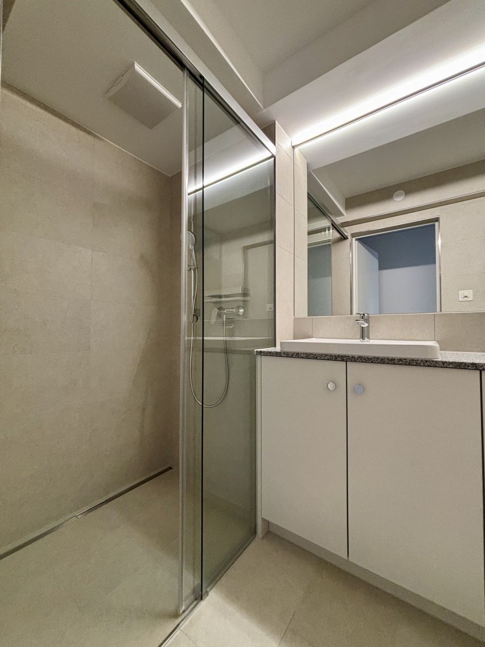 Erstbezug: frisch sanierte Wohnungen an ruhiger Quartierstrasse - Bild 5