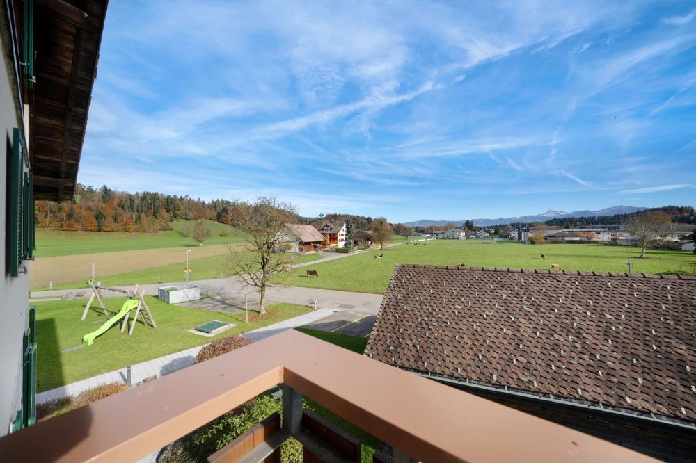 Erstvermietung nach Komplettsanierung: 4.5-Zimmer-Wohnung mit Balkon in Wagen - Bild 11