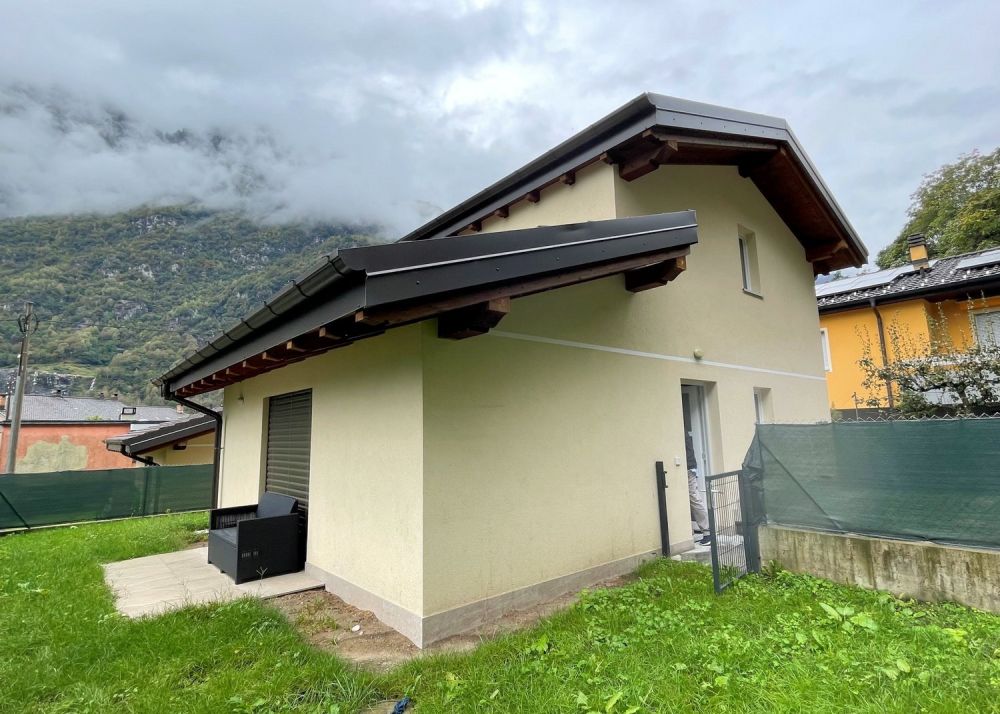 Nuova villetta unifamiliare con giardino a soli 5 minuti da Biasca - Bild 1