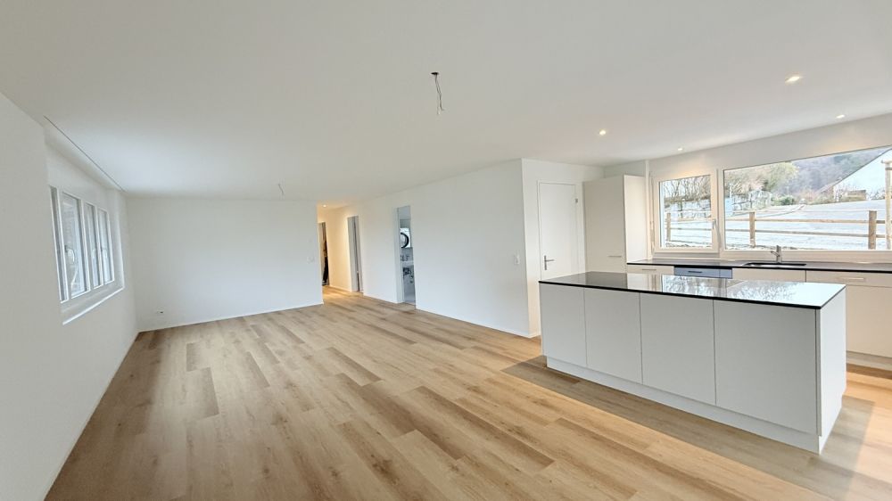 Erstvermietung an ruhiger uns sonniger Lage mit grossem Balkon - Bild 2