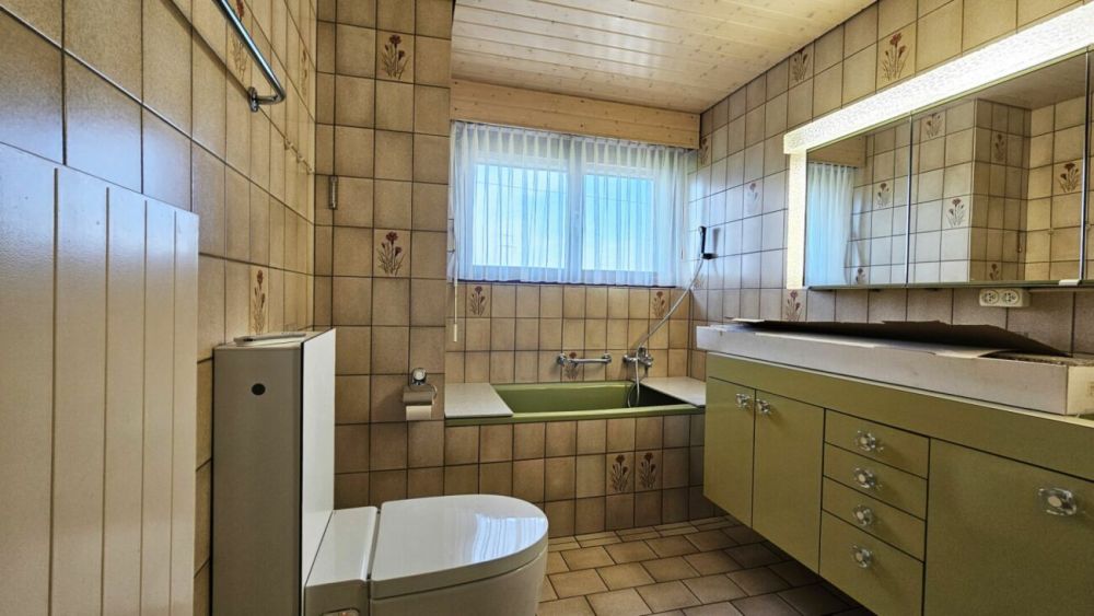 Freistehendes 4.5- bis 5.5-Zimmer-Einfamilienhaus mit schöner Gartenanlage und einigen Extras - Bild 12