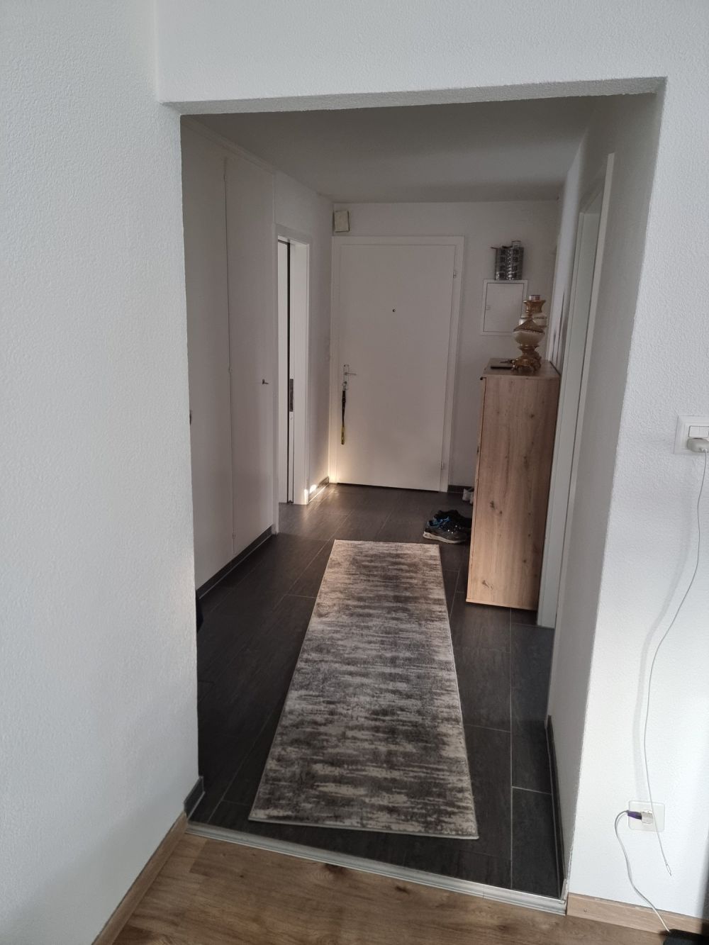 Helle 4.5-Zimmer-Wohnung mit zwei Balkonen an ruhiger Lage - Bild 13