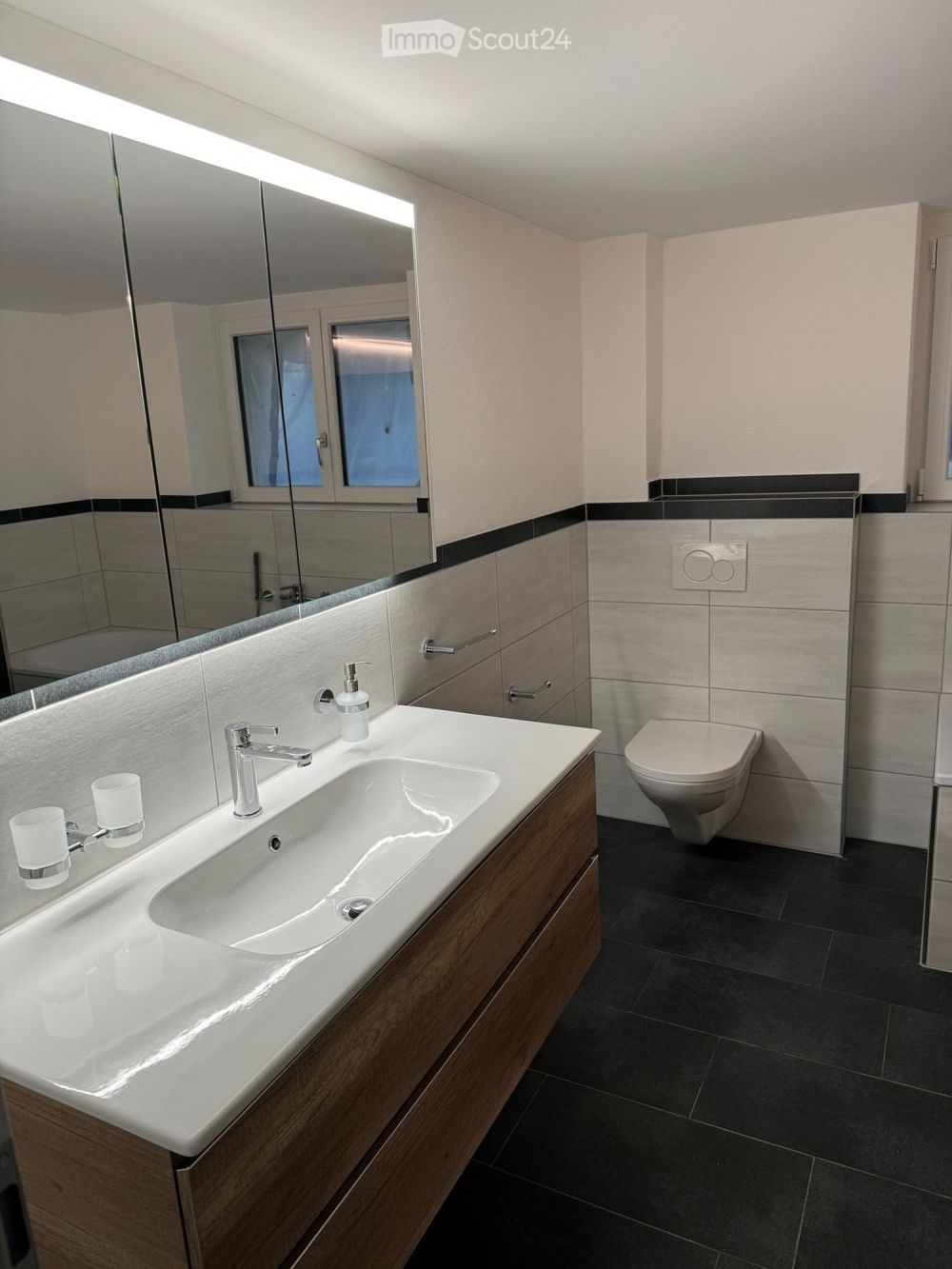 Moderne 5.5-Zimmer-Neubauwohnung mit Balkon und schöner Aussicht in Auswil - Bild 3