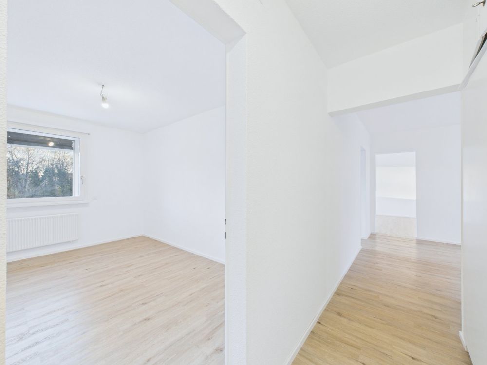Attraktive 4.5-Zimmer-Wohnung mit Waschturm & Parkplatz - Bild 1
