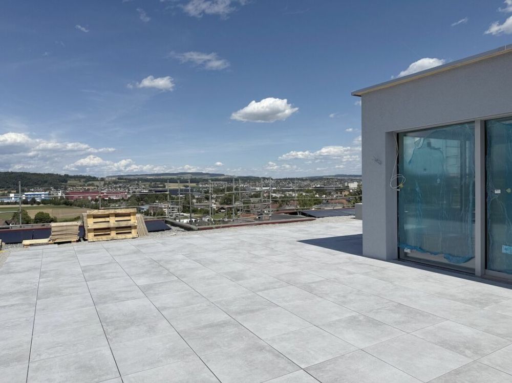 Exklusive Attika-Studiowohnung mit 93 m² Terrasse und Weitsicht - Bild 1
