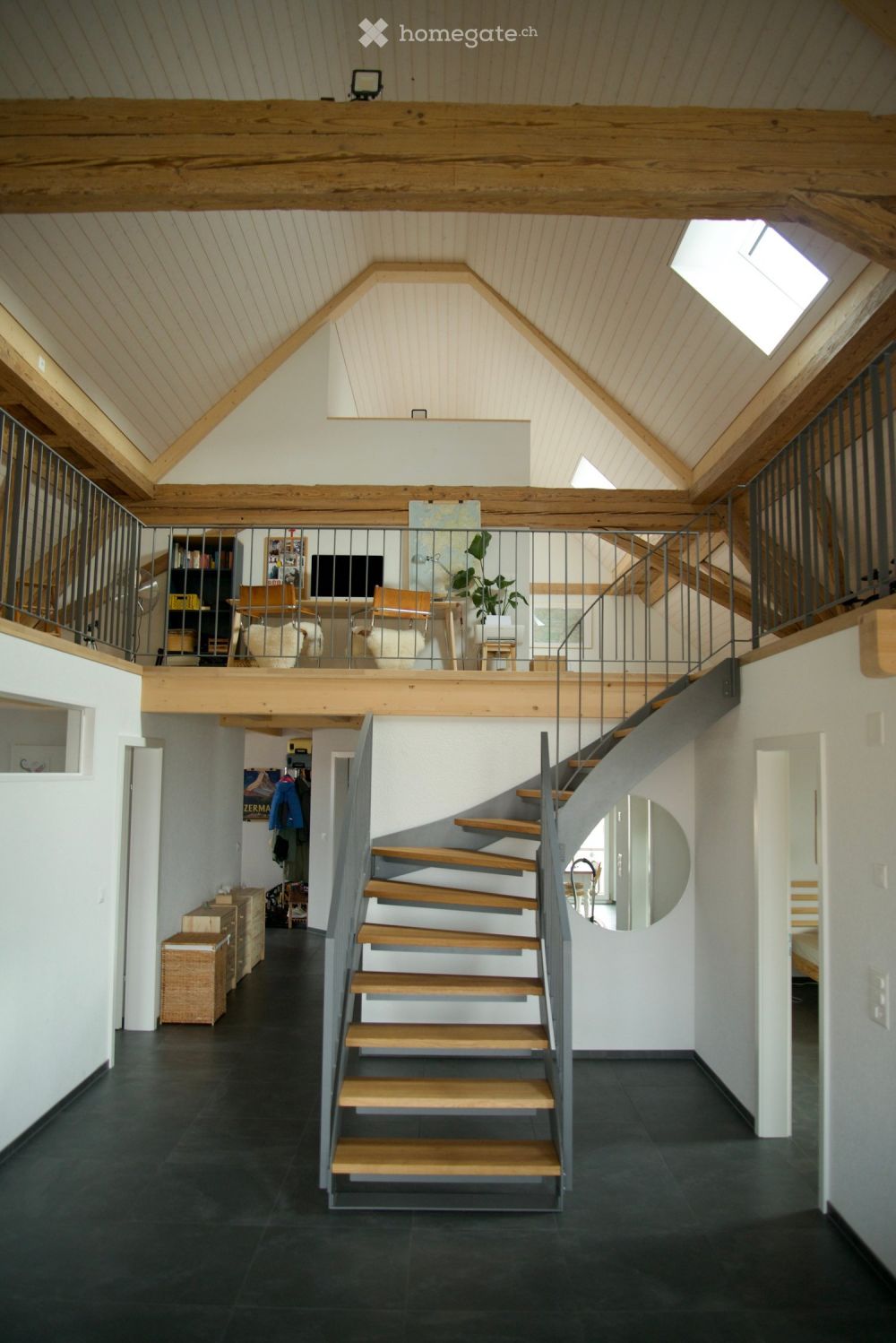 Moderne 5-Zimmer-Wohnung mit Weitsicht in Mühleberg - Bild 2