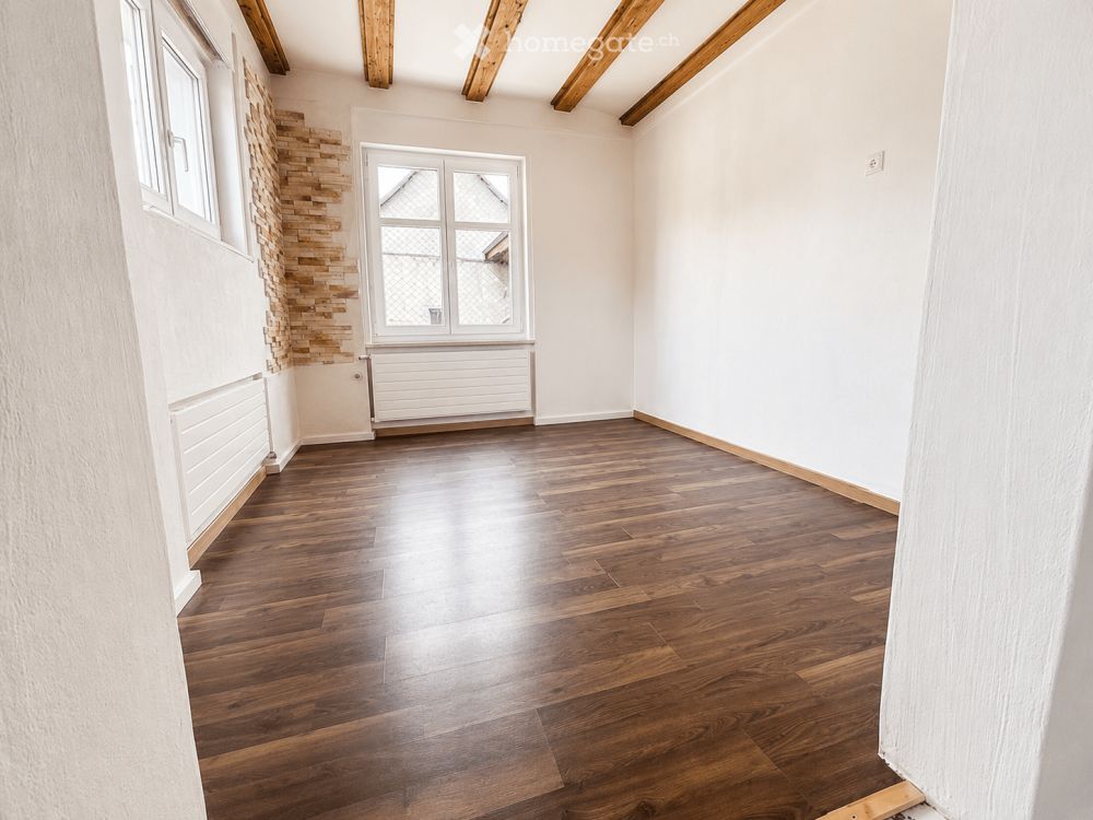 Charmante 3.5-Zimmer-Maisonettewohnung mit Dachgalerie und Gartenparadies in Weinfelden - Bild 3