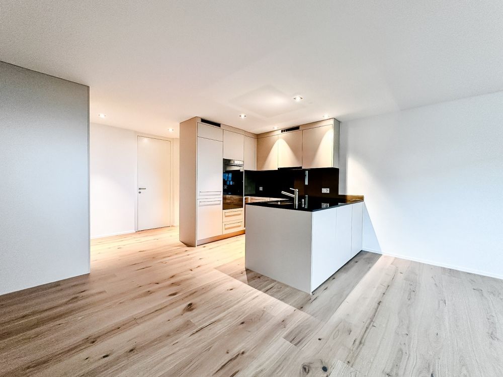 Attraktive 3½ Zimmerwohnung im steuergünstigen Bäch SZ - 62_3502_Küche-(2)