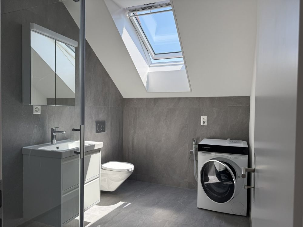 Kernsanierte 2-Zimmer-Dachgeschosswohnung - Bild 7