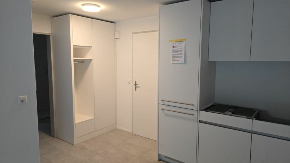 Schmucke 2,5 Zi mit Privatsitzplatz - Bild 3